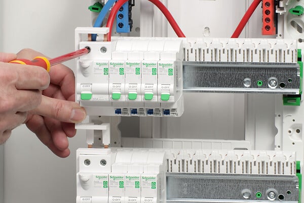 SCHNEIDER ELECTRIC - Interrupteur différentiel Resi9 XE - Type A - 2P - 30mA 40A - large