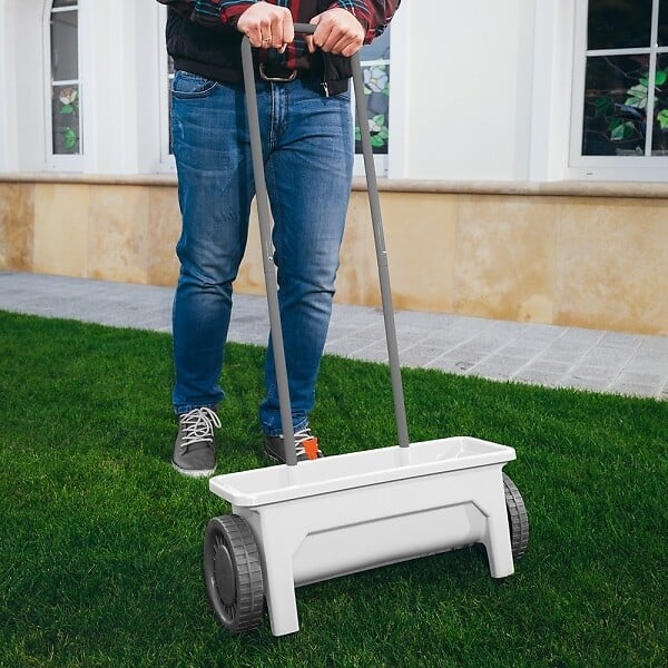 GT GARDEN - Épandeur à engrais ou gazon sur roues - 12 litres - large