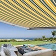 COTE STORE - Store banne coffre intégral 5 x 3,5 m motorisé et manuel extérieur pour terrasse - Gris jaune - vignette