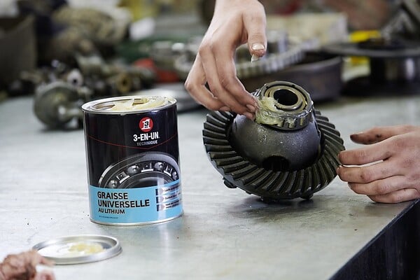 3-EN-UN - Graisse Universelle au Lithium - Pot - 1Kg - large
