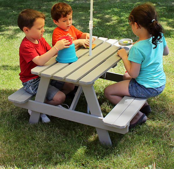 CERLAND - Table de jardin en bois taupe – H.52xL.79xP.59cm - large