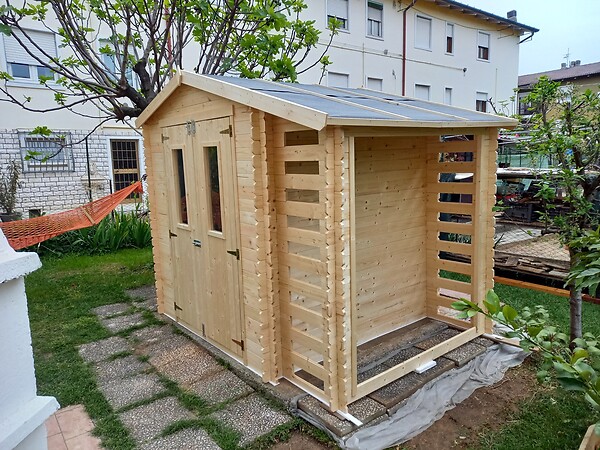 TIMBELA - TIMBELA M386C +M386G Abri de jardin en bois et range bûches I206xL272xH218 cm/ 3,53 + 0,97 m2 AVEC SOL TRAITÉ - large