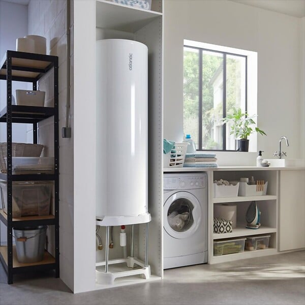 ATLANTIC - Chauffe-eau électrique Chaufféo blindé vertical mural compact Atlantic - 200L - 2200W - 1255x585x567mm - large