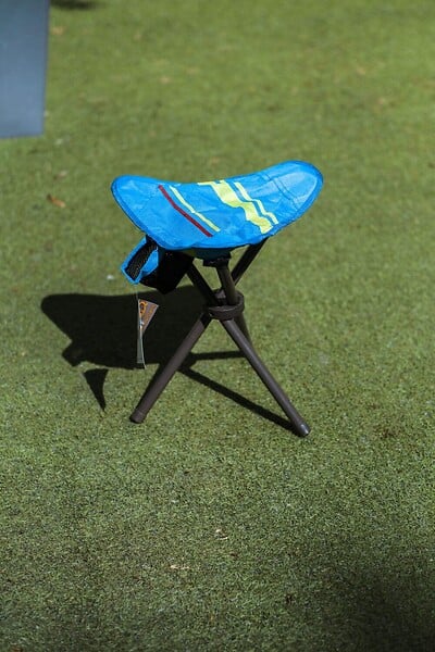 O'CAMP - Lot de 2 sièges pliables 3 pieds de camping - Dimensions : 32 x 32 x 38 cm - large