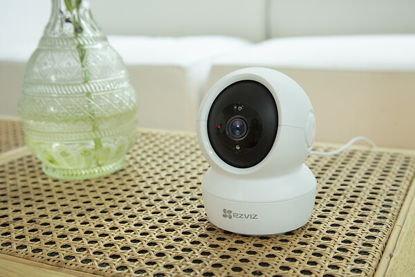 EZVIZ - Caméra motorisée intérieur 360° H6C pro - large