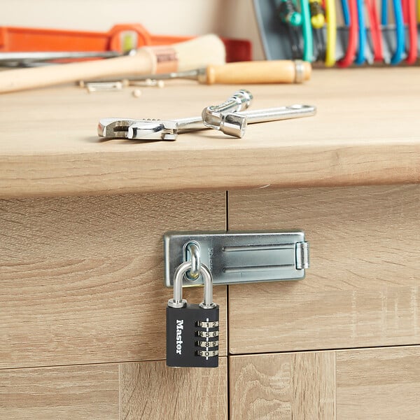 MASTER LOCK - Cadenas combinaison avec clé de secours 40mm - corps en zinc - large
