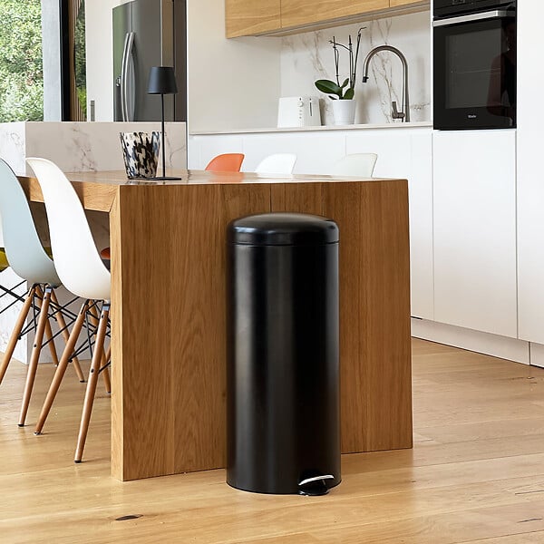 KITCHEN MOVE - Poubelle à pédale inox URBAN noir 30L - large