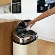 KITCHEN MOVE - Poubelle automatique inox LARGO crème 42L - vignette