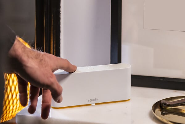 SOMFY - Hub connecté TaHoma switch - Blanc - 200 produits maximum - large
