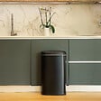 KITCHEN MOVE - Poubelle automatique inox LOGAN noir 58L - vignette
