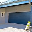 SPADONE - Porte de garage sectionnelle motorisée Gris Anthracite l.500 x H.212,5 cm x Ep.60 mm - vignette