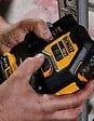 DEWALT - Laser en croix compact avec faisceau vert 18V DEWALT DCLE34021D1-QW avec une batterie 2,0 Ah - vignette