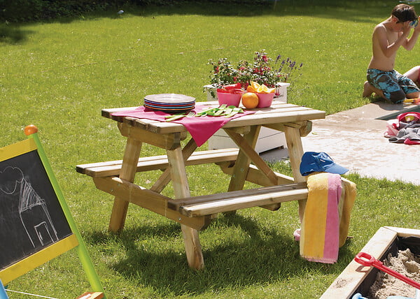 CERLAND - Table de jardin en bois traité – 4 enfants – H.45xL.80xP.60cm - large
