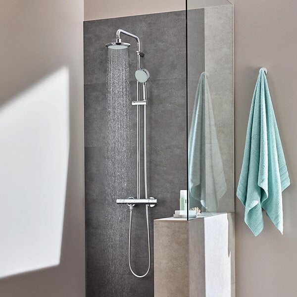 GROHE - Colonne thermostatique TEMPESTA COSMOPOLITAN GROHE 27922000 - tête Ø  16 cm & douchette 2 jets - large