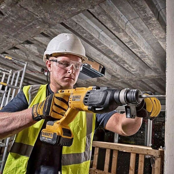 DEWALT - Perforateur SDS-Plus 2,6J 18V DEWALT DCH133NT-XJ avec coffret - large
