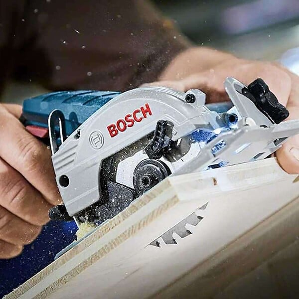 BOSCH - Scie circulaire sans fil BOSCH 06016A1002 - GKS 12V-26 Professional 12V (vendu sans batterie) - large
