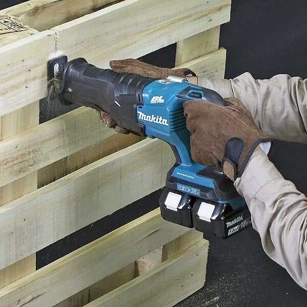 MAKITA - Scie sabre MAKITA DJR360Z - 36V (2x18V) - Li-Ion (vendu sans batterie) - large