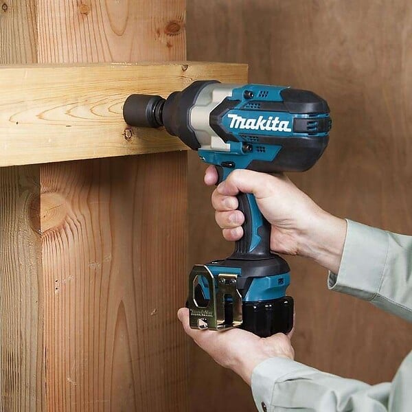 MAKITA - Boulonneuse à Chocs MAKITA DTW1002RTJ 18 V Li-ion (2 x 5 Ah) 1000 Nm - large