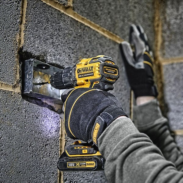 DEWALT - Perceuse-visseuse DEWALT DCD708NT-XJ Brushless avec coffret - large