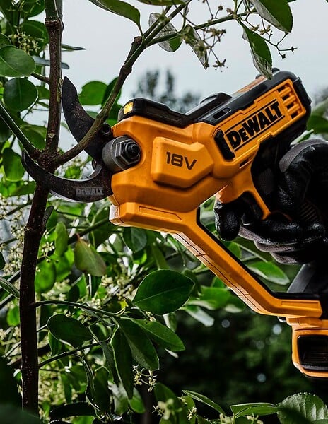 DEWALT - Elagueuse 18V DEWALT DCMPP568N-XJ - large