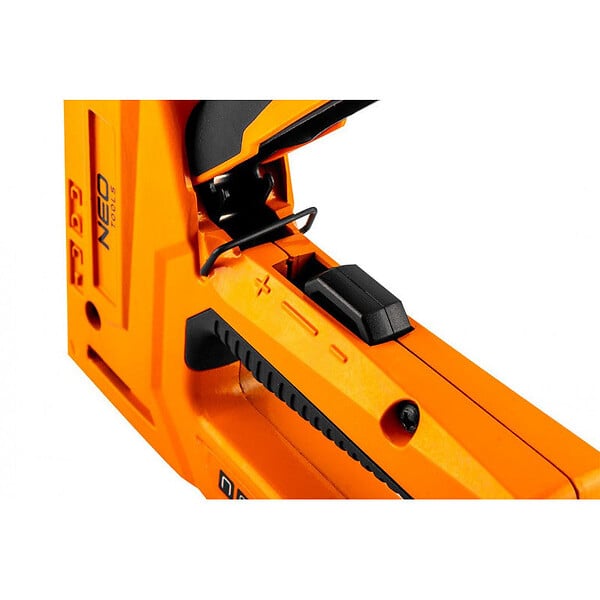 NEO TOOLS - Agrafeuse NEO TOOLS 16-030 pour tapisserie d'ameublement 4-en-1 6-14 mm - large