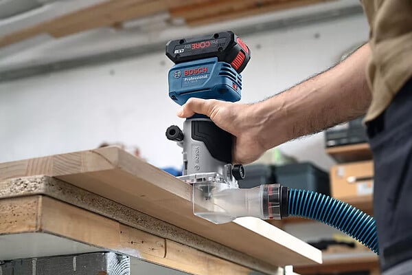 BOSCH - Affleureuse sans-fil BOSCH GLF 18V-8 - 0 601 B51 100 Professional (vendu sans batterie) en L-BOXX avec accessoires - large