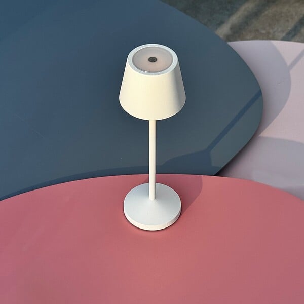 LUMISKY - 9 Lampes de table EMILY Blanc + base de chargement - large