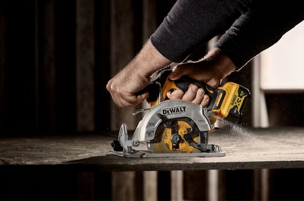 DEWALT - Scie circulaire DEWALT  DCS512P2-QW  XR 12V Brushless 140 mm - large