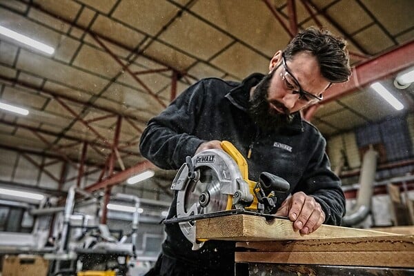 DEWALT - Scie circulaire compact Ø190mm DEWALT DWE560K-QS - large