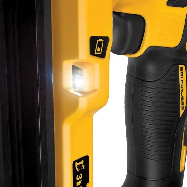 DEWALT - Cloueur béton et acier 18V DEWALT DCN890P2-QW Brushless avec un coffret et 2 batteries 18V - 5Ah Li-Ion - large