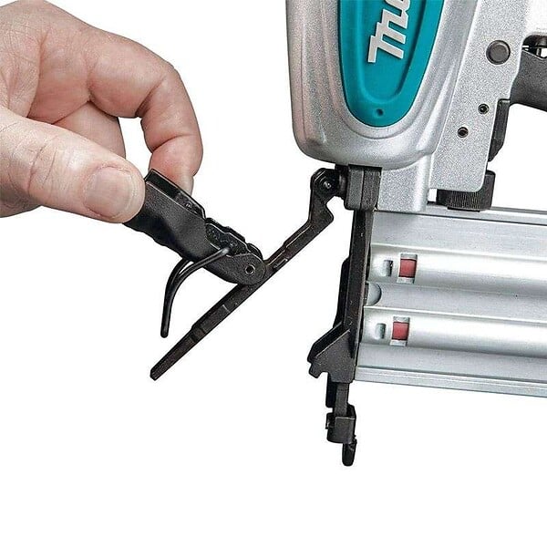 MAKITA - Cloueur pneumatique MAKITA AF506 8 bar 50mm - large