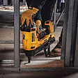DEWALT - Cloueur béton et acier 18V DEWALT DCN890NK-XJ - vignette