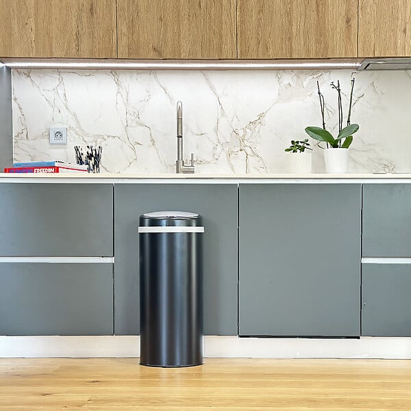 KITCHEN MOVE - Poubelle automatique inox SOHO noir 42L - large