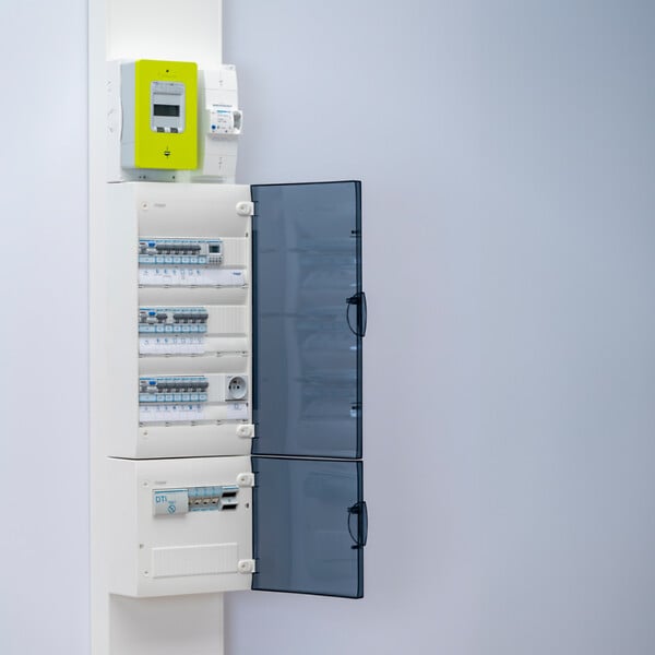HAGER - Disjoncteur différentiel 1P+N 4.5-6kA courbe C 10A 30mA type AC - HAGER - ADC810F - large
