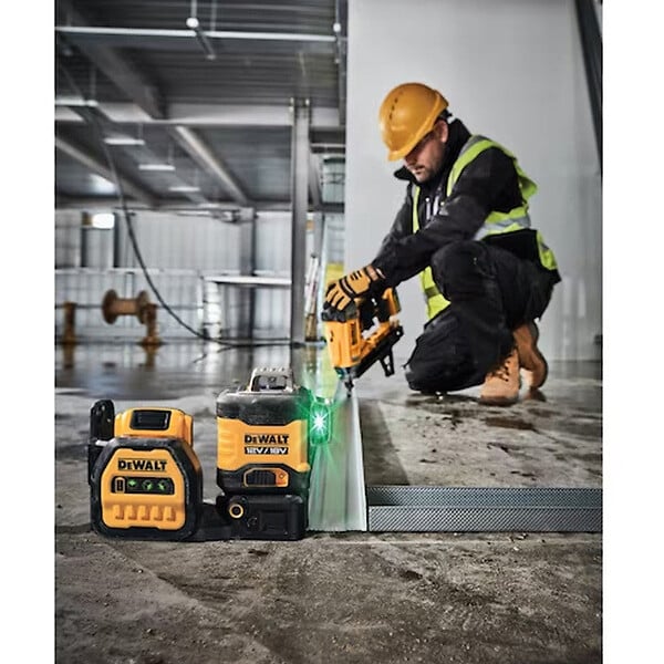 DEWALT - Niveau laser multi-lignes 3 faisceaux verts à 360° 12V / 18V DEWALT DCE089NG18-XJ - large
