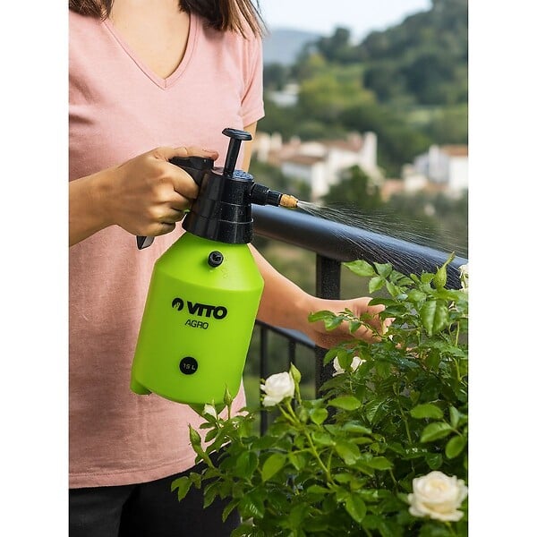 VITO - Pulvérisateur à Main 1,5L VITO Jet Réglable - Pulvérisateur à Pression Léger Idéal Terrasse, Potager, Plantes Fragiles - large