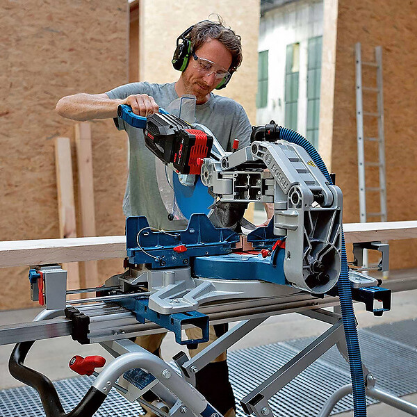 BOSCH - Scie à onglets sans-fil BITURBO BOSCH GCM18V-305 GDC Professional 18V Ø 305mm (Machine Nue) - large