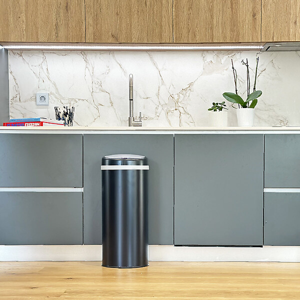 KITCHEN MOVE - Poubelle automatique inox SOHO noir 42L - large