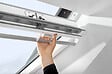 VELUX - Fenêtre de toit rotation Confort WhiteFinish - L.114xl.118cm - vignette