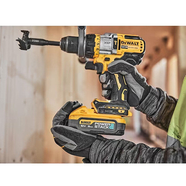 DEWALT - Perceuse Visseuse à percussion Premium 18V DEWALT DCD999H2T-QW Brushless avec coffret et 2 batteries 5,0 Ah - large
