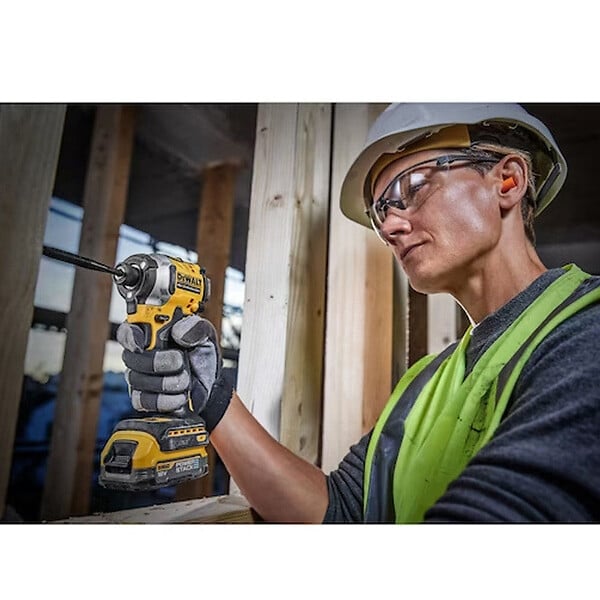 DEWALT - Pack 2 outils 18V DEWALT DCK2050H2T-QW : perceuse DCD805 et boulonneuse DCF850 Brushless  avec coffret et 2 batteries 5,0 Ah POWERSTACK - large