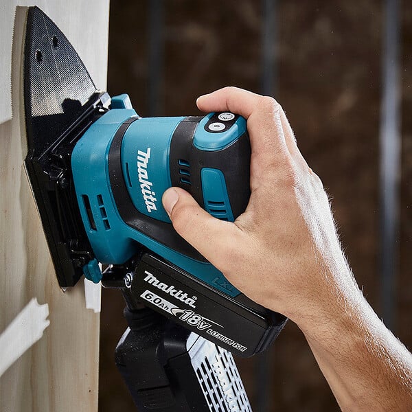 MAKITA - Ponceuse vibrante MAKITA DBO480RTJ 112 x 102 mm 18V BL1850BX2 - large