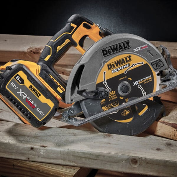 DEWALT - Scie circulaire XR 18V ADVANTAGE Brushless 190 mm  DCS573NT-XJ - large