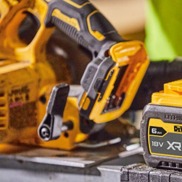 DEWALT - Scie circulaire XR 18V ADVANTAGE Brushless 190 mm  DCS573NT-XJ - large