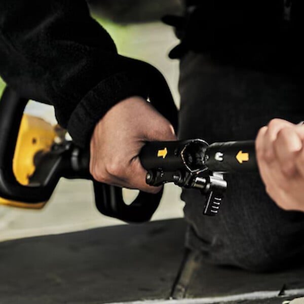 DEWALT - Bloc moteur + Tête coupe-bordure combisystème XR Flexvolt DEWALT - DCMAS5713X1-QW - large