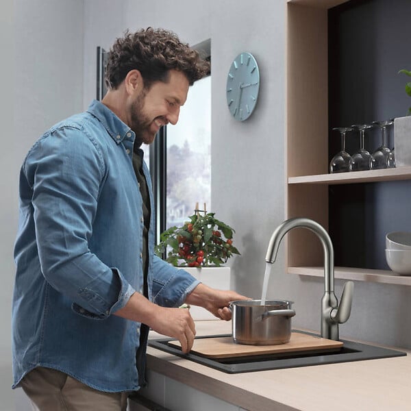 HANSGROHE - Hansgrohe Focus M42 Mitigeur de cuisine 220, 1 jet, bec orientable à 360°, chromé - large