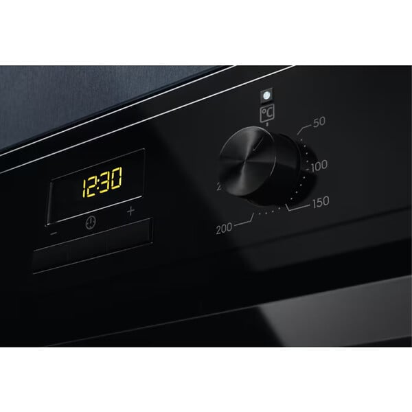 ELECTROLUX - Electrolux 600 SurroundCook®  Four encastrable 65 L, classe A, chaleur tournante pulsée, auto nettoyant AquaClean, noir (EOF3H50BK) - large