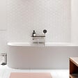 HANSGROHE - Pack mitigeur bain douche thermostatique ShowerTablet Select + Flexible Designflex + Pommeau de douche Pulsify Select 3 jets Chromé - vignette