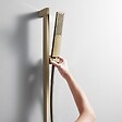 HANSGROHE - Pommeau de douche Pulsify E 100 EcoSmart bronze brossé + flexible de douche Designflex 125 cm bronze brossé - vignette