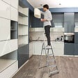 HOSTRÃ–M - Escabeau 5 marches DURA pliable, marchepied léger en aluminium, hauteur plateforme 97cm, pieds antidérapants, charge 150kg, garantie 5 ans Hoström - vignette